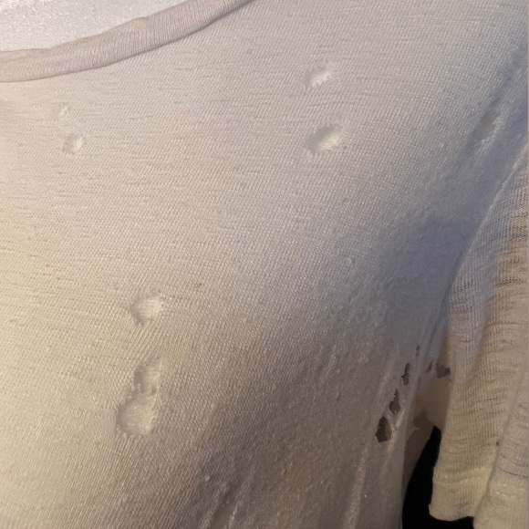 Forever 21 destroyed women’s t-shirt - Picture 4 of 5